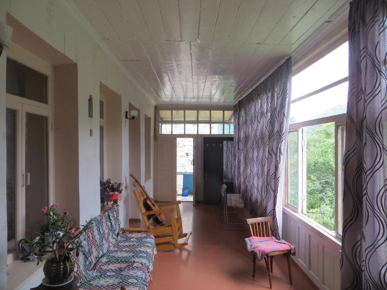 Marina Chartolani'S Guest House Mestia Eksteriør billede
