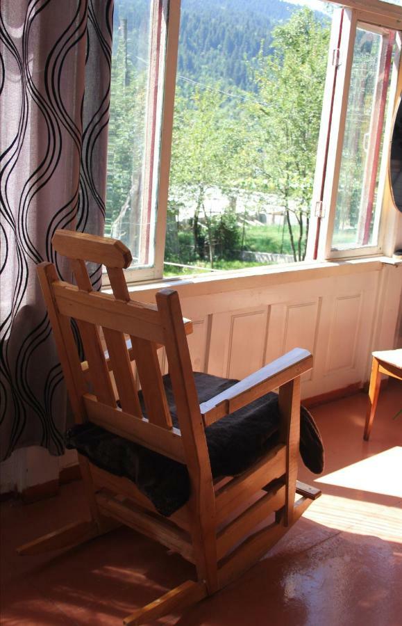Marina Chartolani'S Guest House Mestia Eksteriør billede